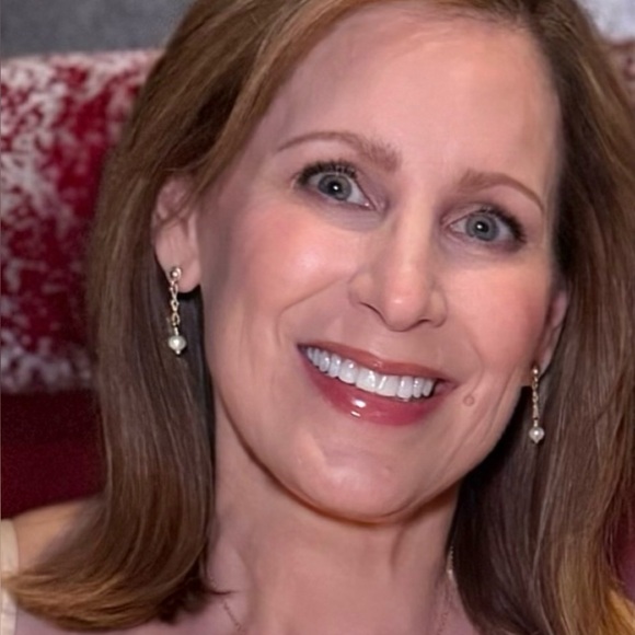 Meet your Posher, Renee - Picture 1 of 1